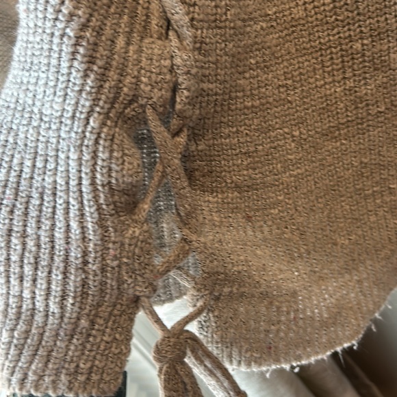 AE tie sweater - Picture 2 of 4